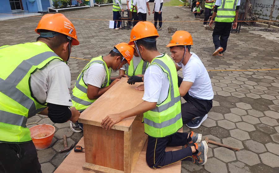 Kegiatan siswa LPK Higlob